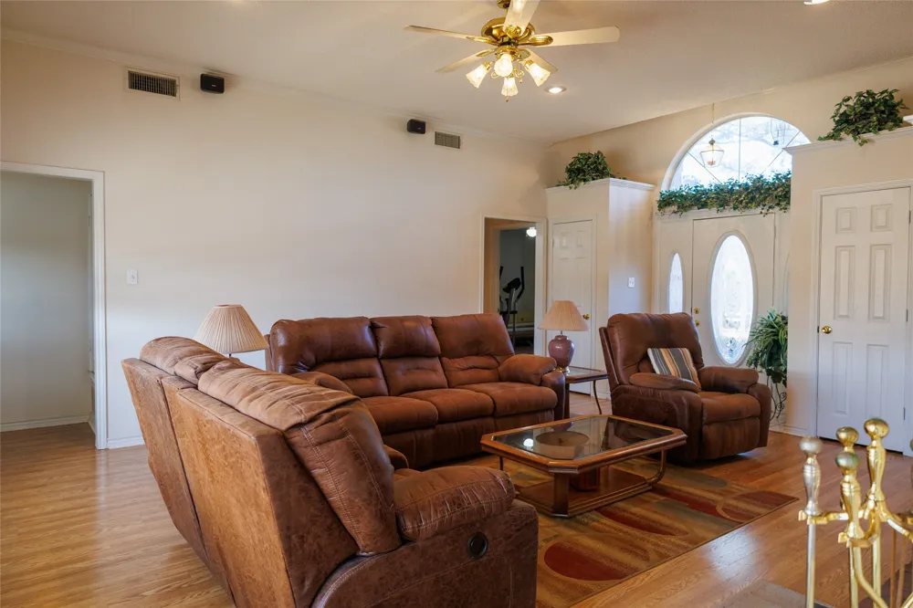 12987 County Road 452 Lindale, TX 75771