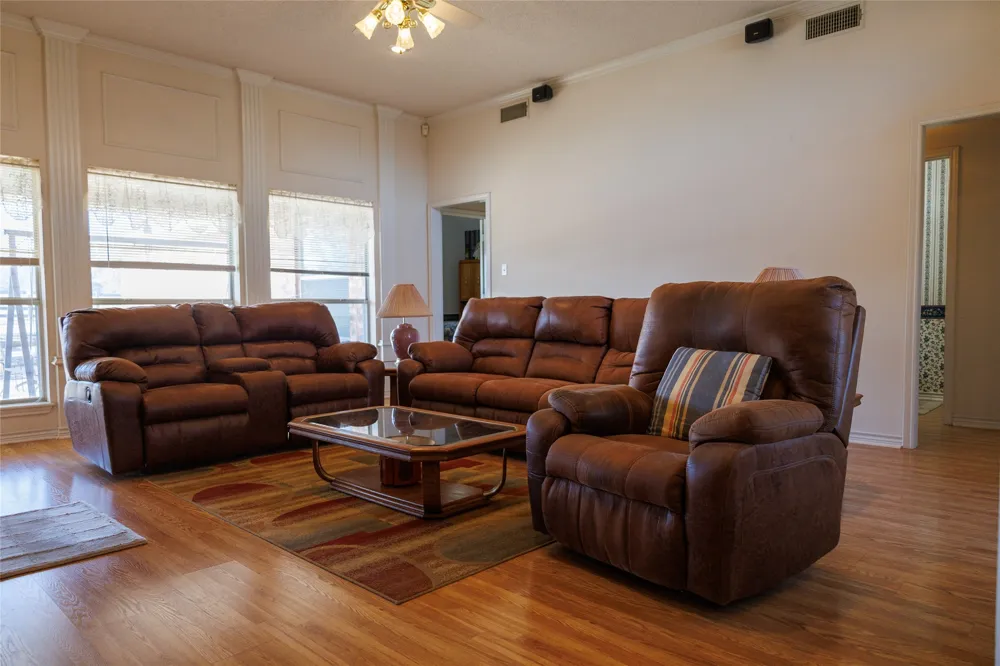 12987 County Road 452 Lindale, TX 75771