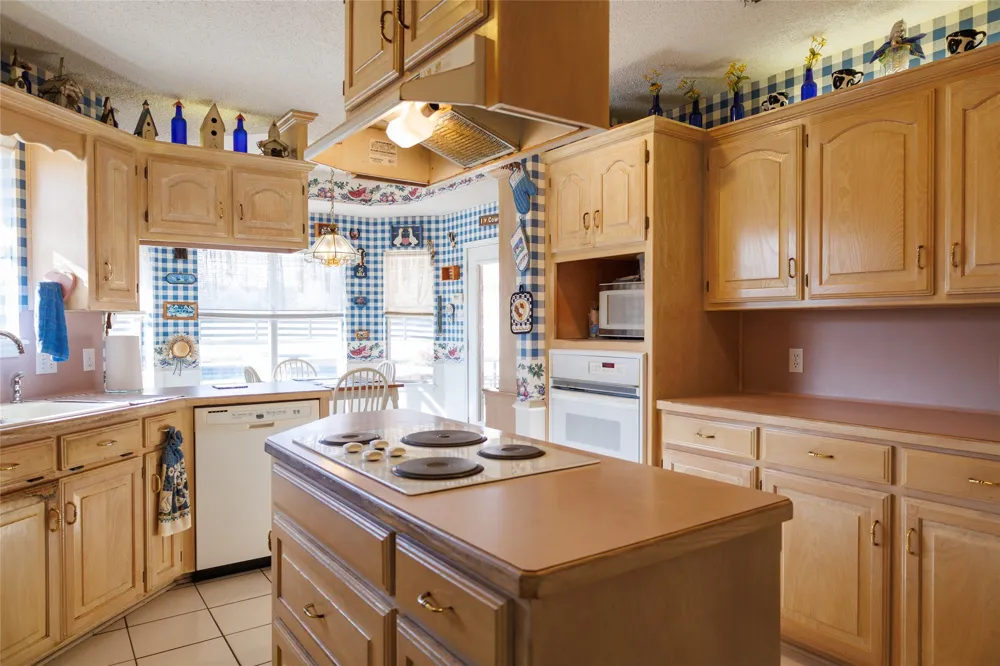 12987 County Road 452 Lindale, TX 75771