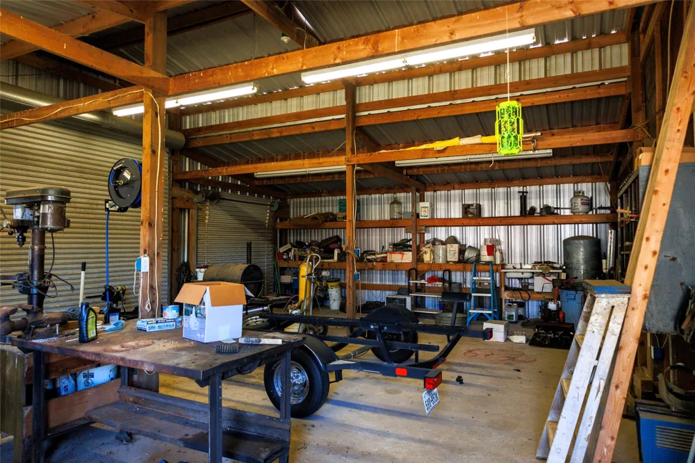 12987 County Road 452 Lindale, TX 75771