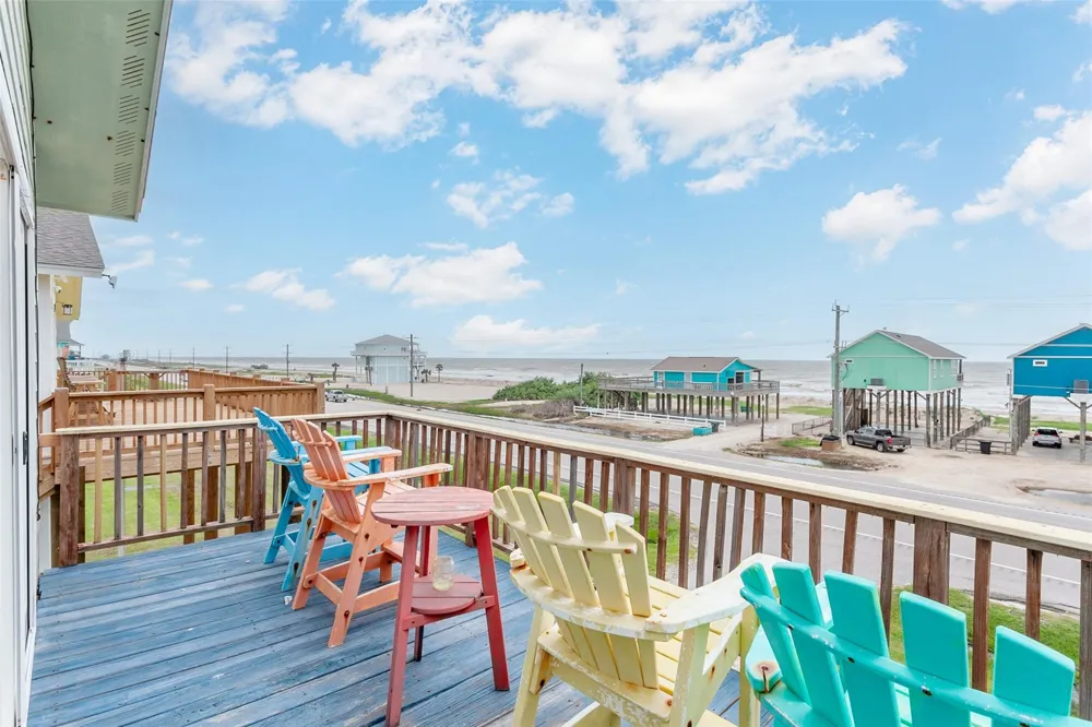 2433 Audubon Avenue Gilchrist, TX 77617
