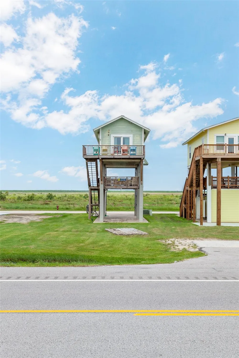 2433 Audubon Avenue Gilchrist, TX 77617