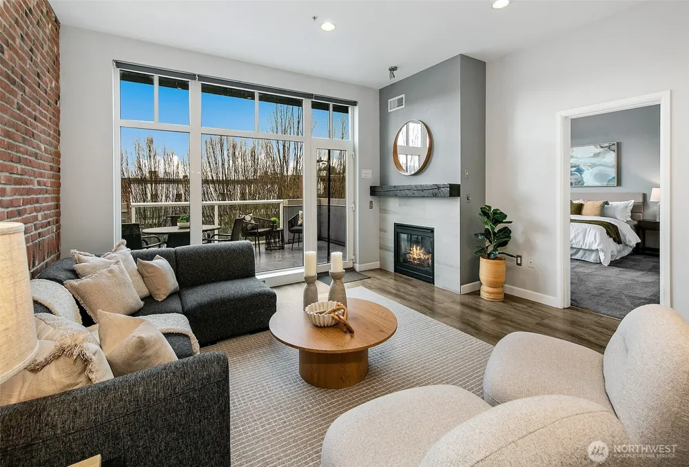 17 W Mercer Street #302