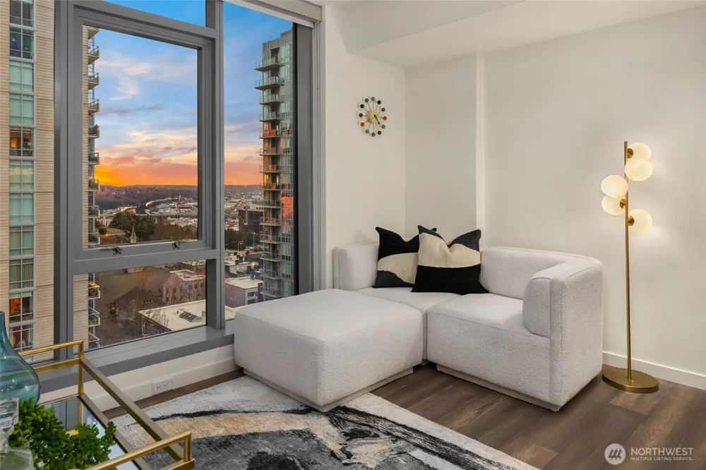 800 Columbia Street #1207