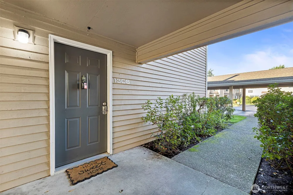 1215 S 237th Lane #1308 Des Moines, WA 98198