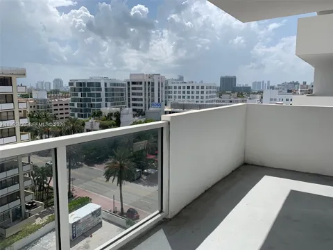 100 Lincoln Rd #903