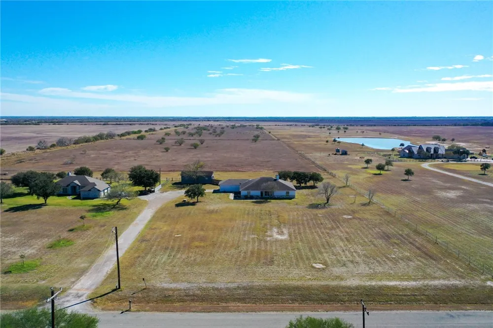 5418 County Road 101 Robstown, TX 78380
