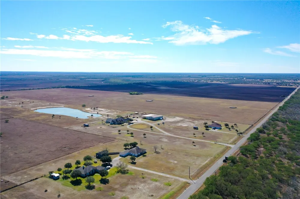 5418 County Road 101 Robstown, TX 78380