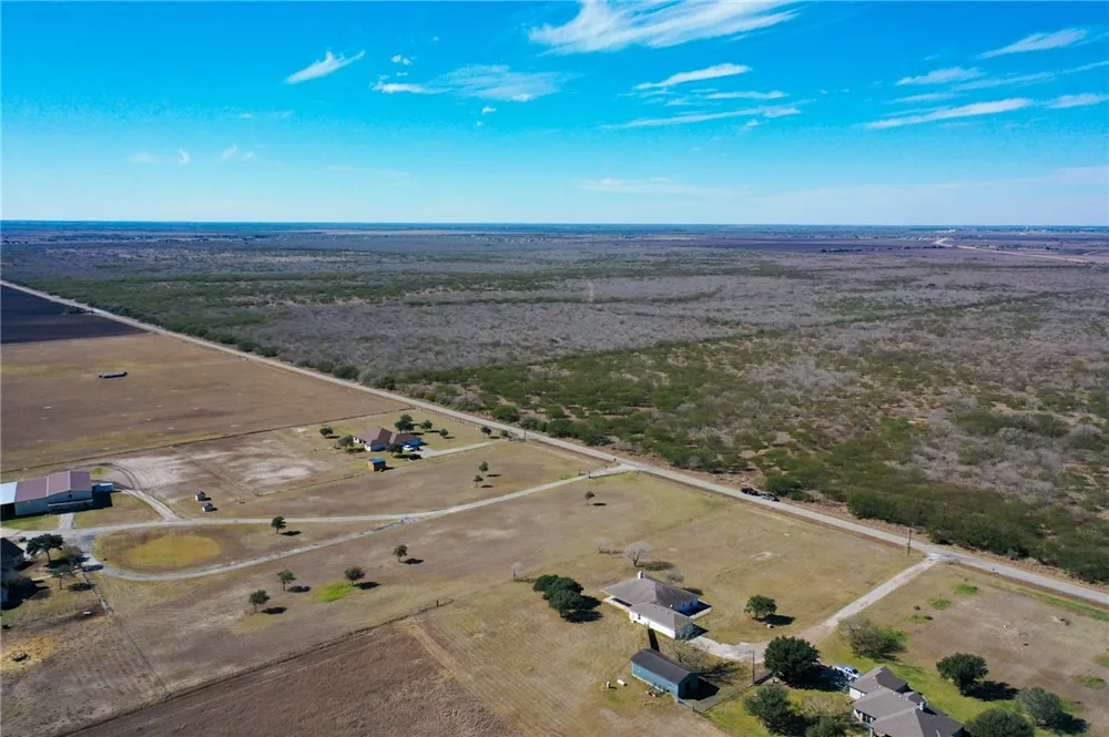 5418 County Road 101 Robstown, TX 78380