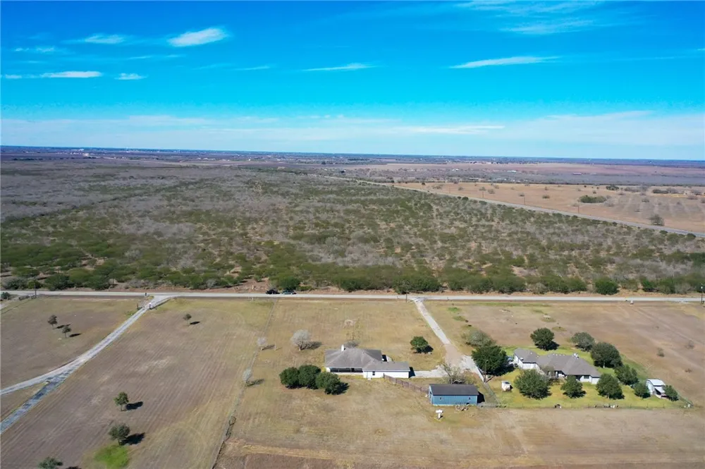 5418 County Road 101 Robstown, TX 78380
