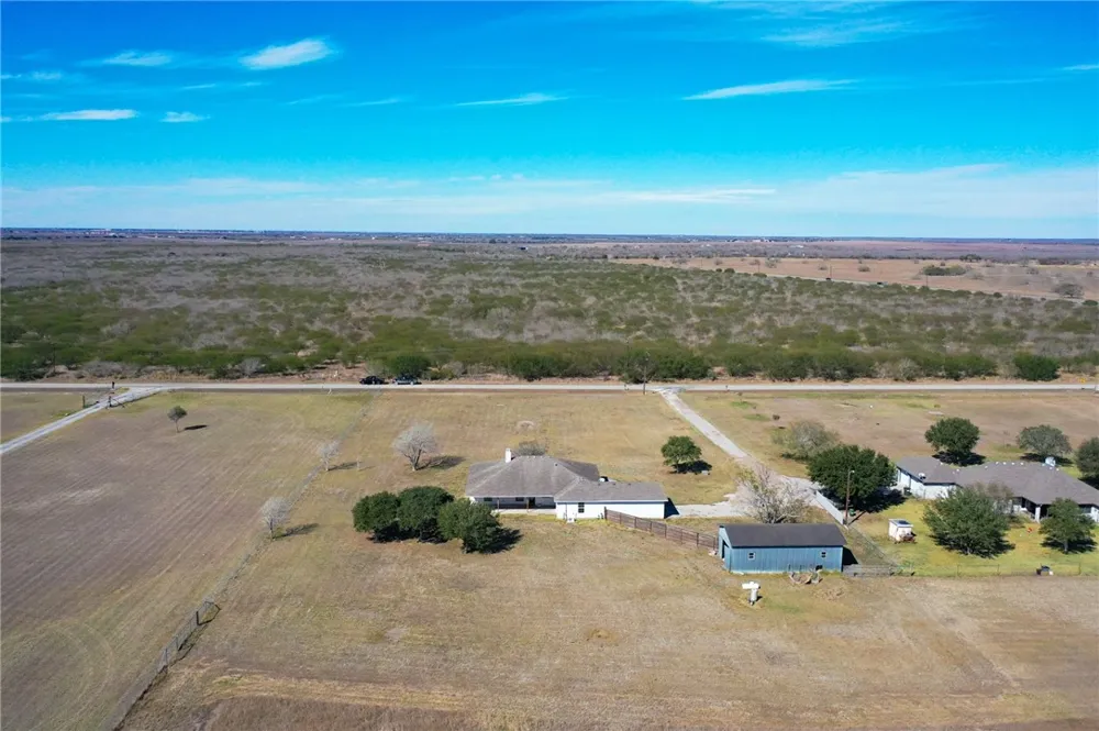 5418 County Road 101 Robstown, TX 78380