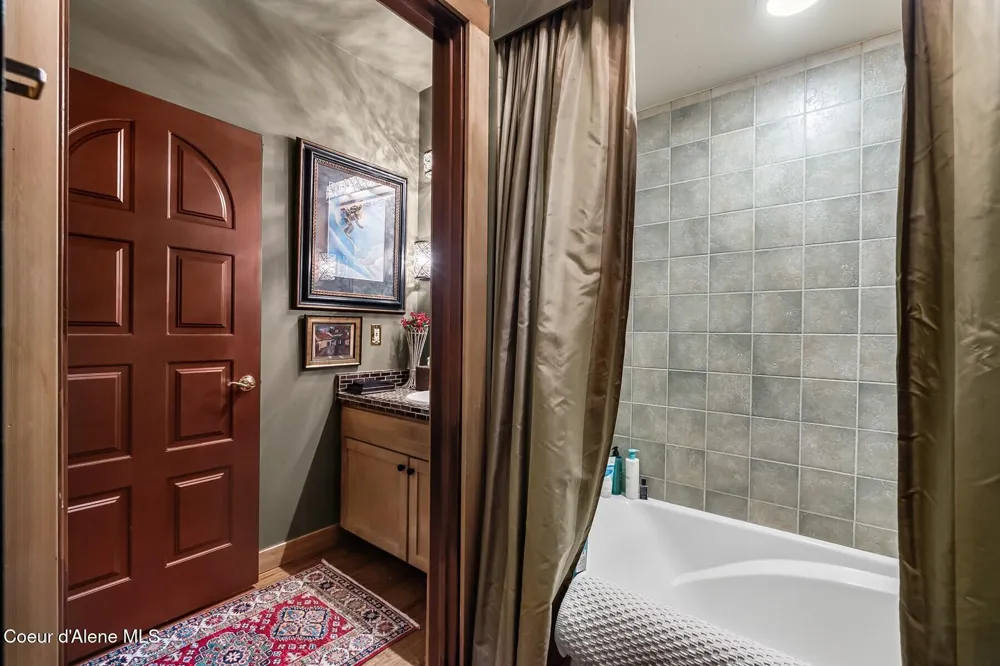124 Village Lane ##108 Sandpoint, ID 83864