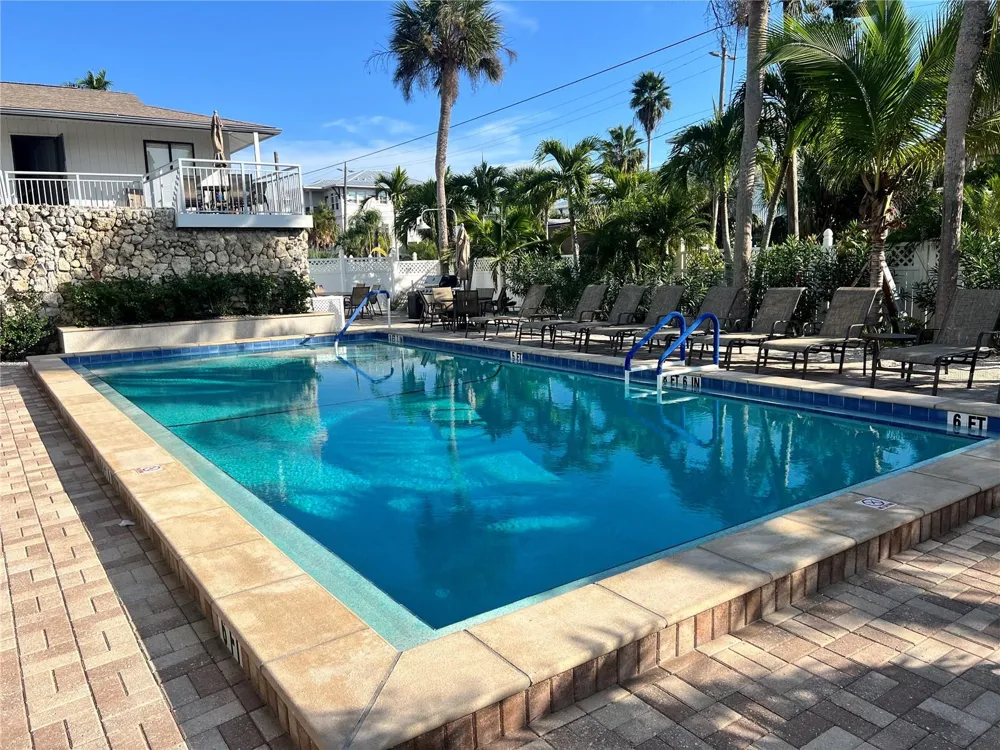 1001 POINT OF ROCKS ROAD #309 Sarasota, FL 34242