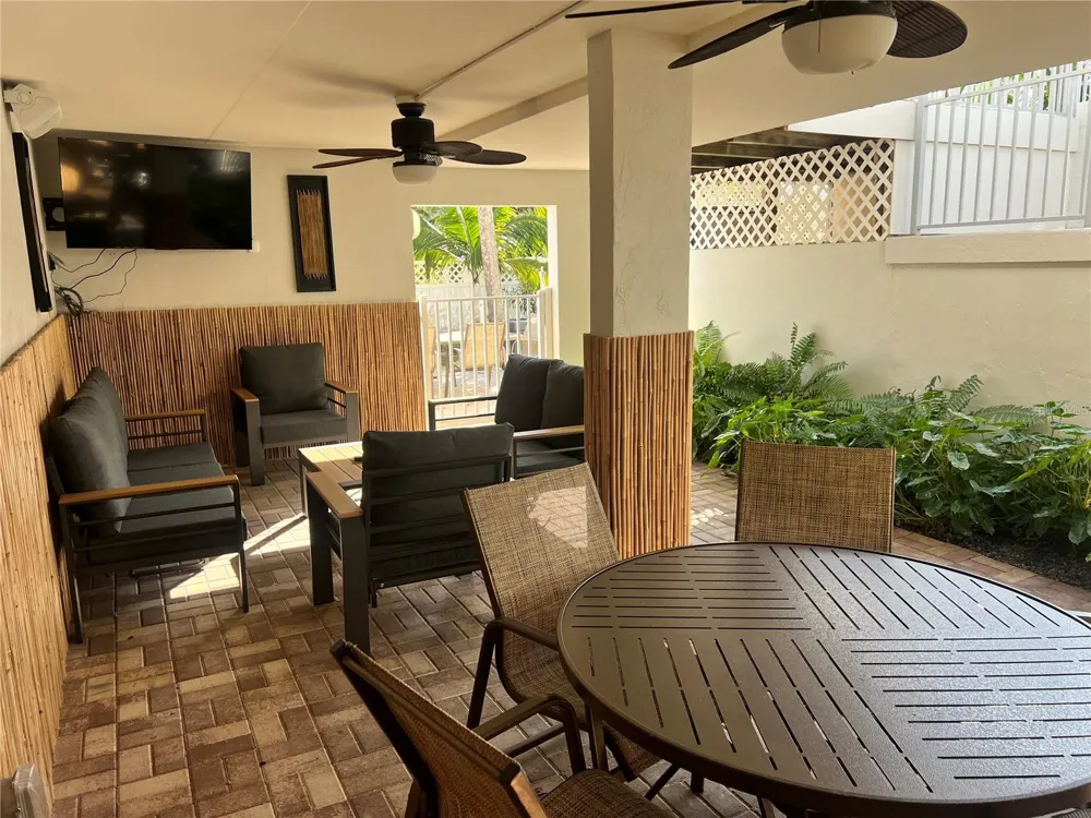 1001 POINT OF ROCKS ROAD #309 Sarasota, FL 34242