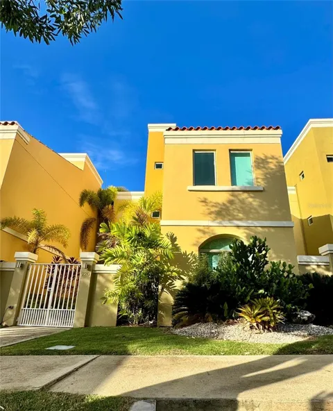 90 CANDELERO DRIVE #120