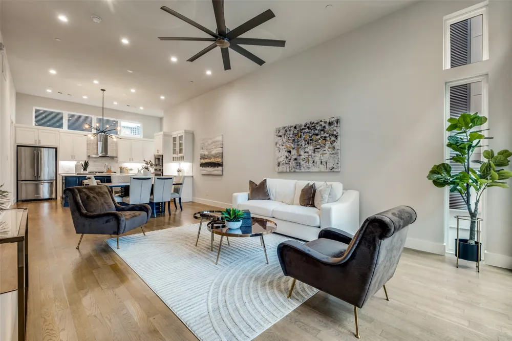 3200 Ross Avenue #40