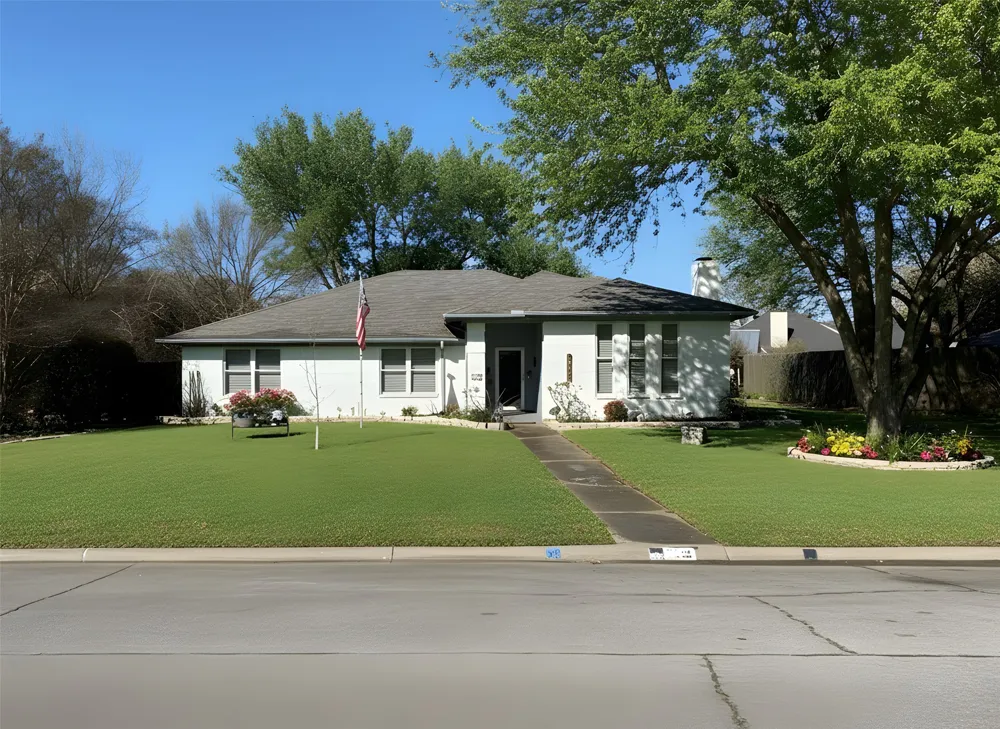 1529 E Windsor Drive