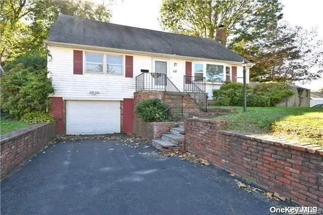 62 Murdock Street South Huntington, NY 11746