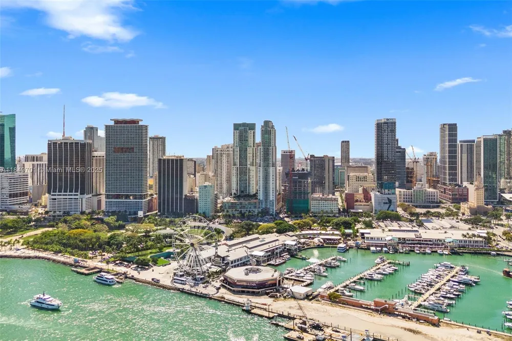 244 Biscayne Blvd #1808