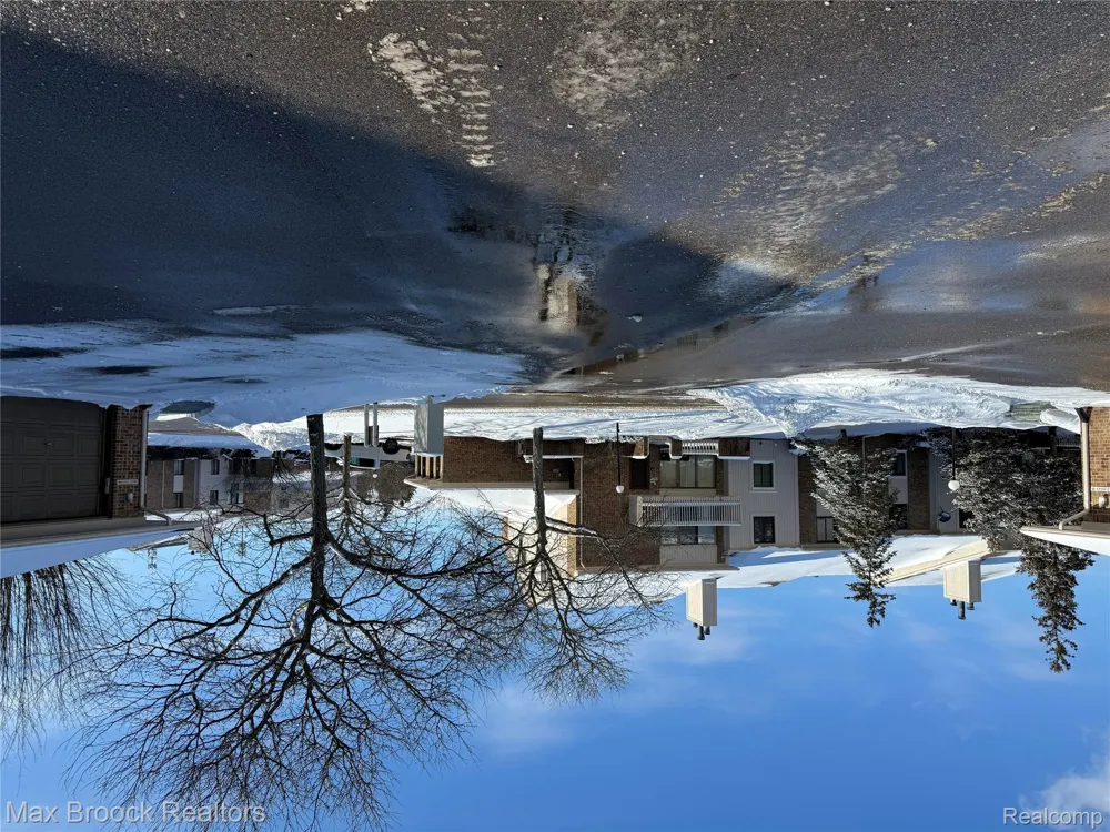 6670 Maple Lakes Drive