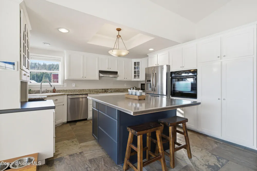 758 Meadowood Road Sandpoint, ID 83864