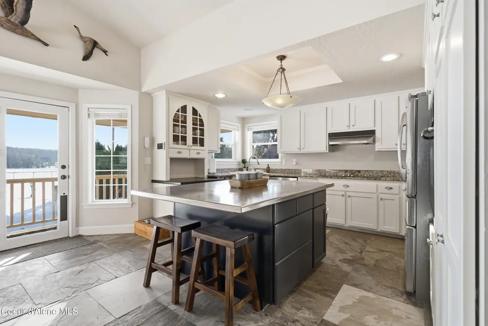 758 Meadowood Road Sandpoint, ID 83864