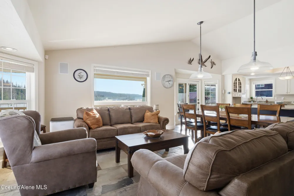 758 Meadowood Road Sandpoint, ID 83864