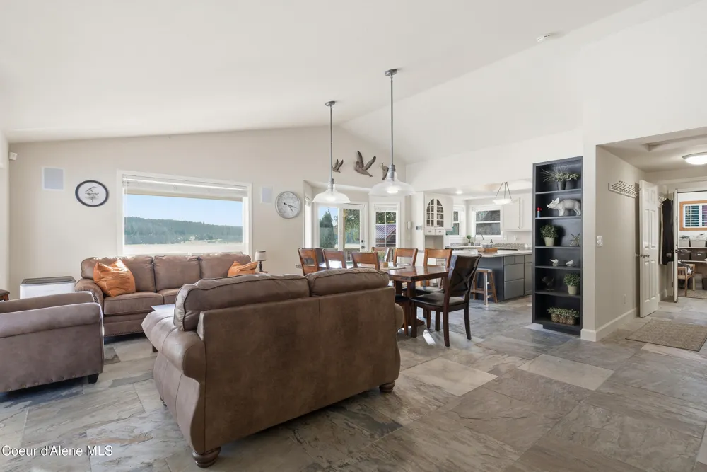 758 Meadowood Road Sandpoint, ID 83864