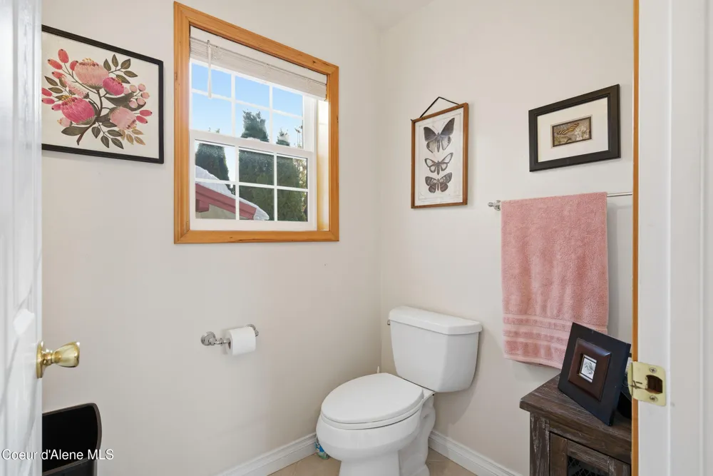 758 Meadowood Road Sandpoint, ID 83864