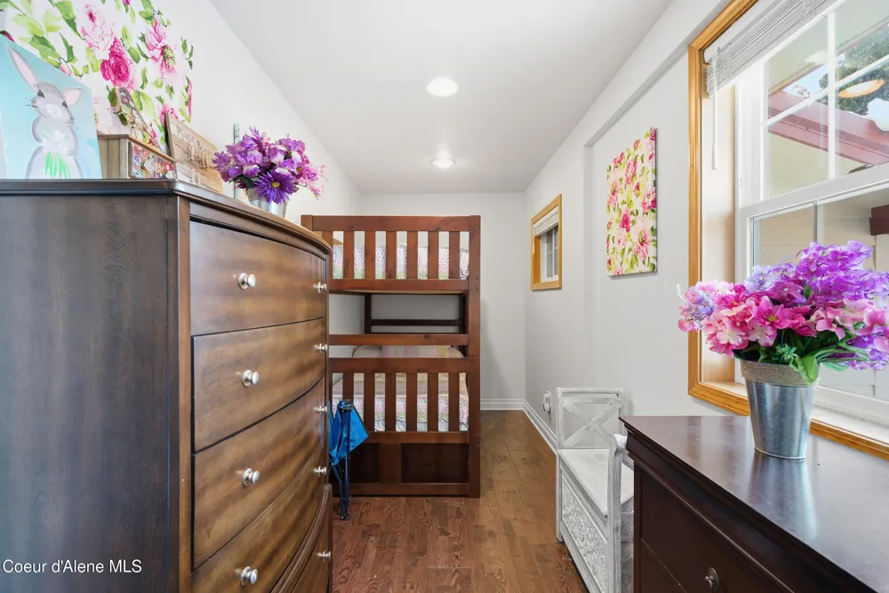 758 Meadowood Road Sandpoint, ID 83864