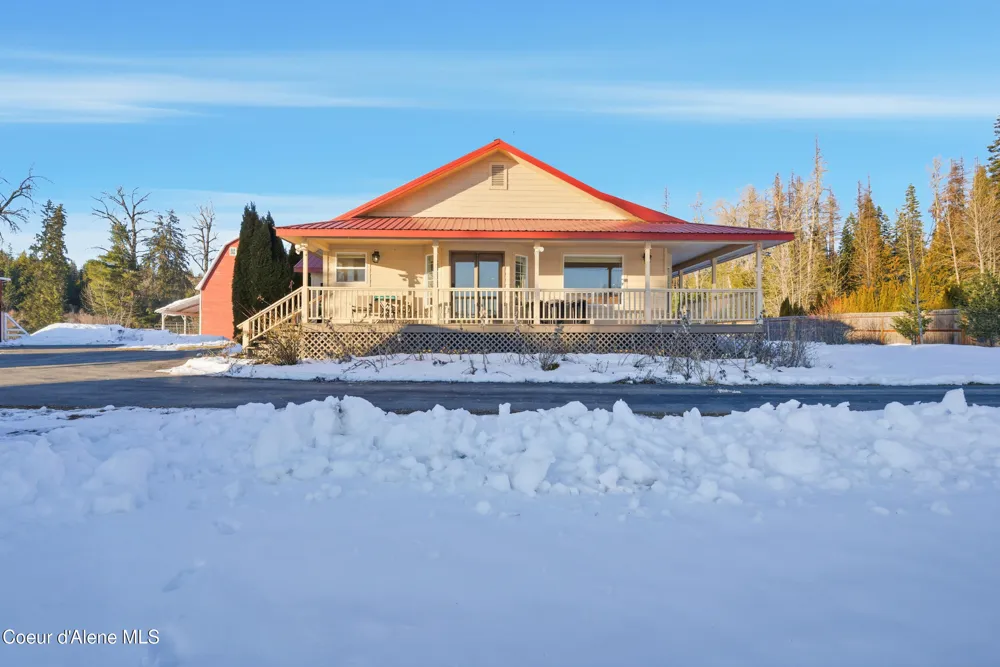 758 Meadowood Road Sandpoint, ID 83864