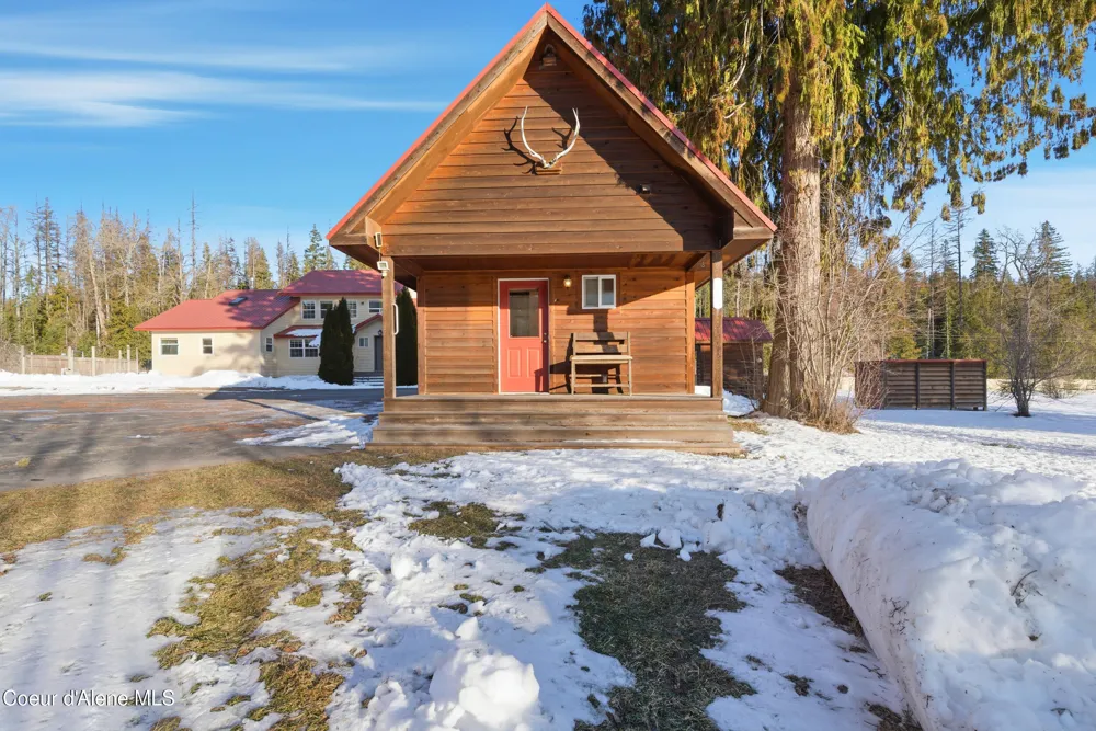 758 Meadowood Road Sandpoint, ID 83864