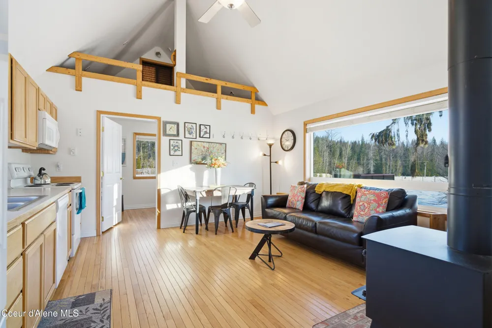 758 Meadowood Road Sandpoint, ID 83864