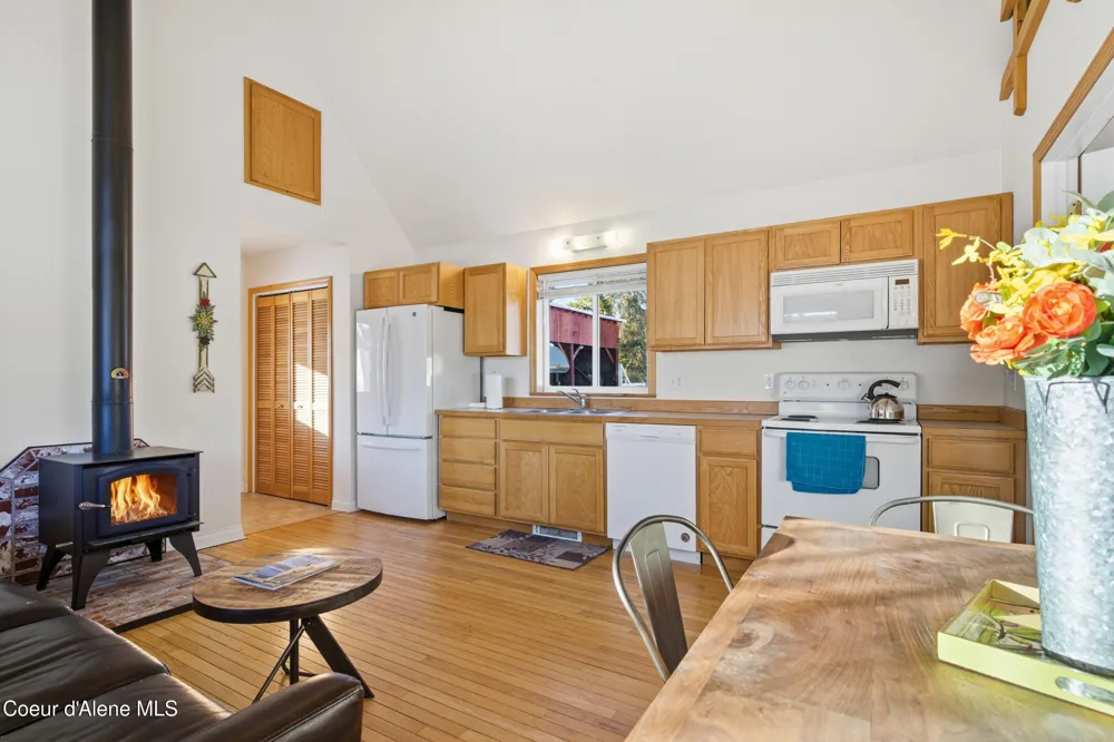 758 Meadowood Road Sandpoint, ID 83864