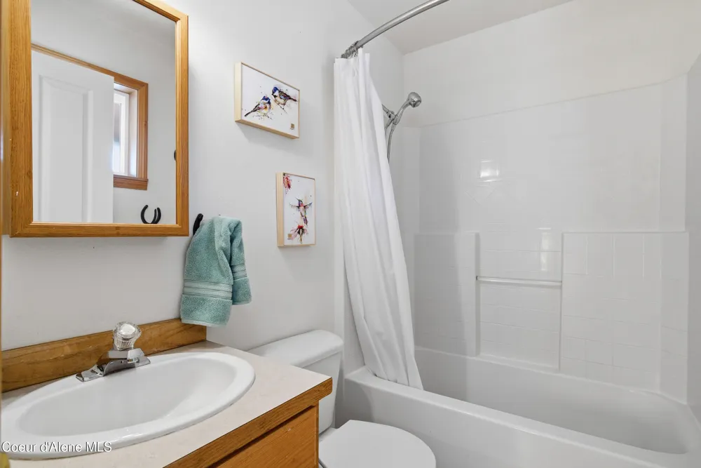 758 Meadowood Road Sandpoint, ID 83864
