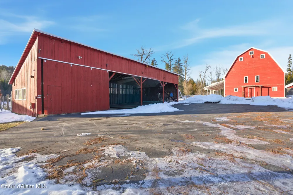 758 Meadowood Road Sandpoint, ID 83864