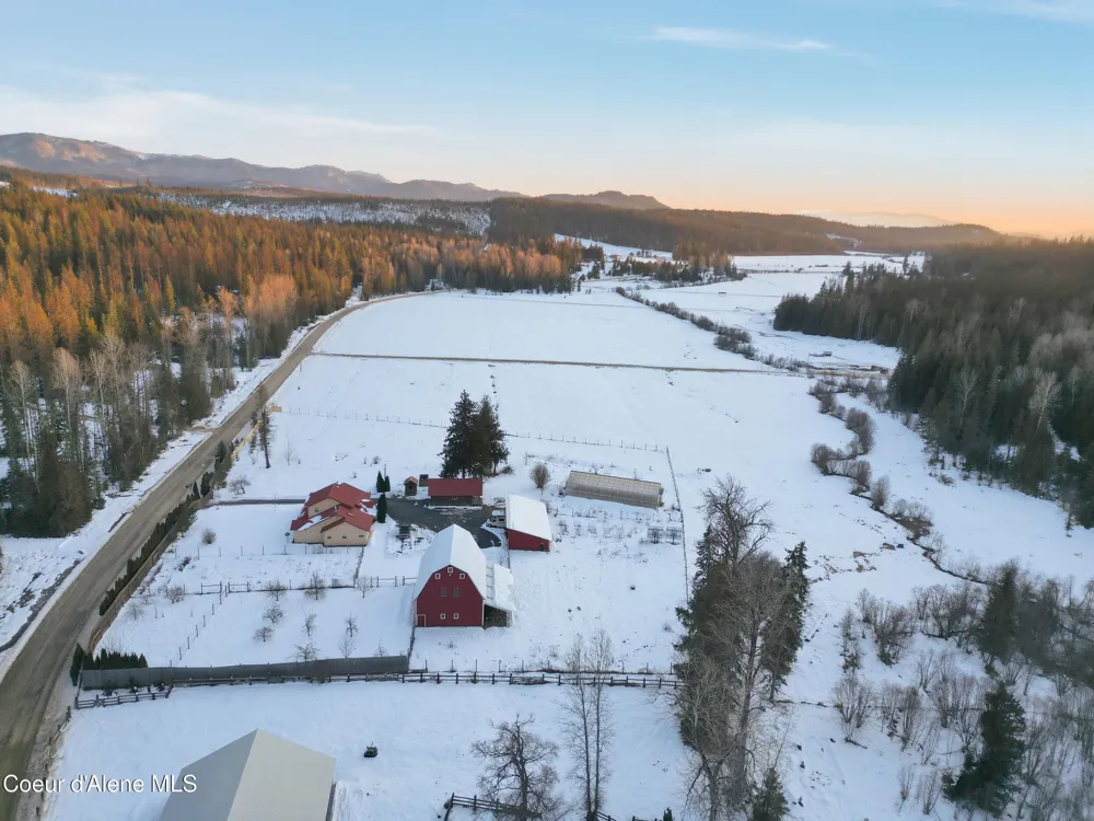 758 Meadowood Road Sandpoint, ID 83864