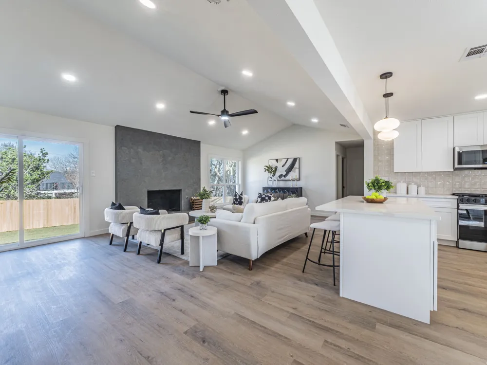 906 Fall Creek Drive