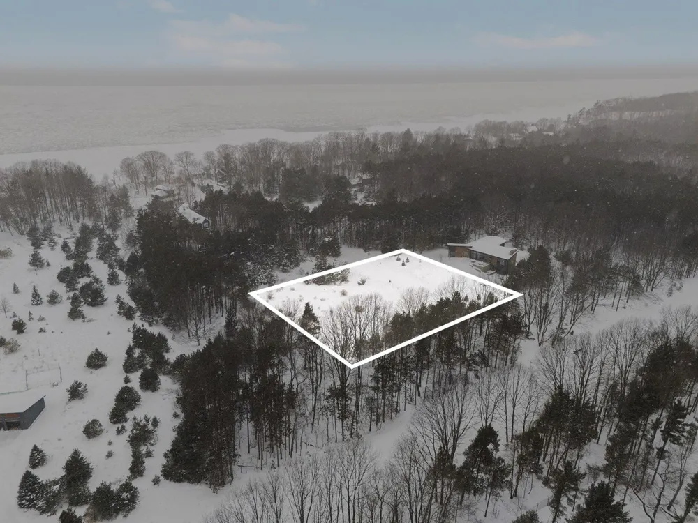 17210 Beachview Drive