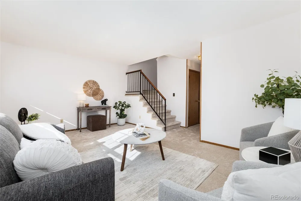 9256 W Ontario Drive