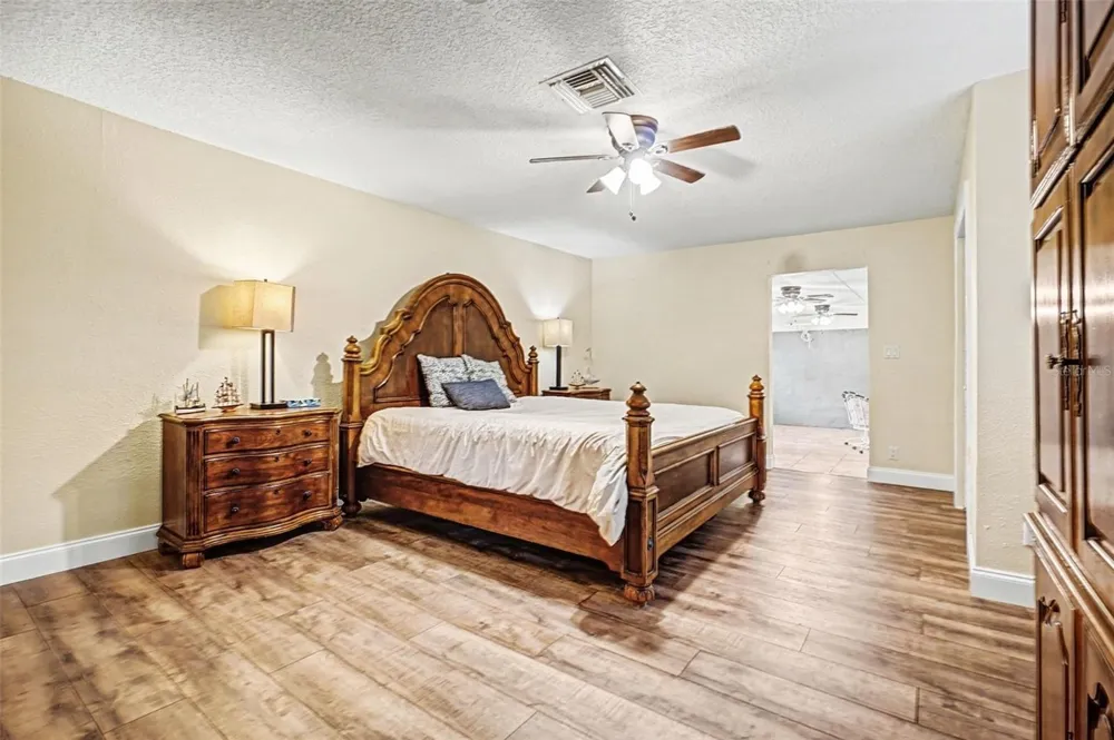 55316 CLAIRE STREET Astor, FL 32102