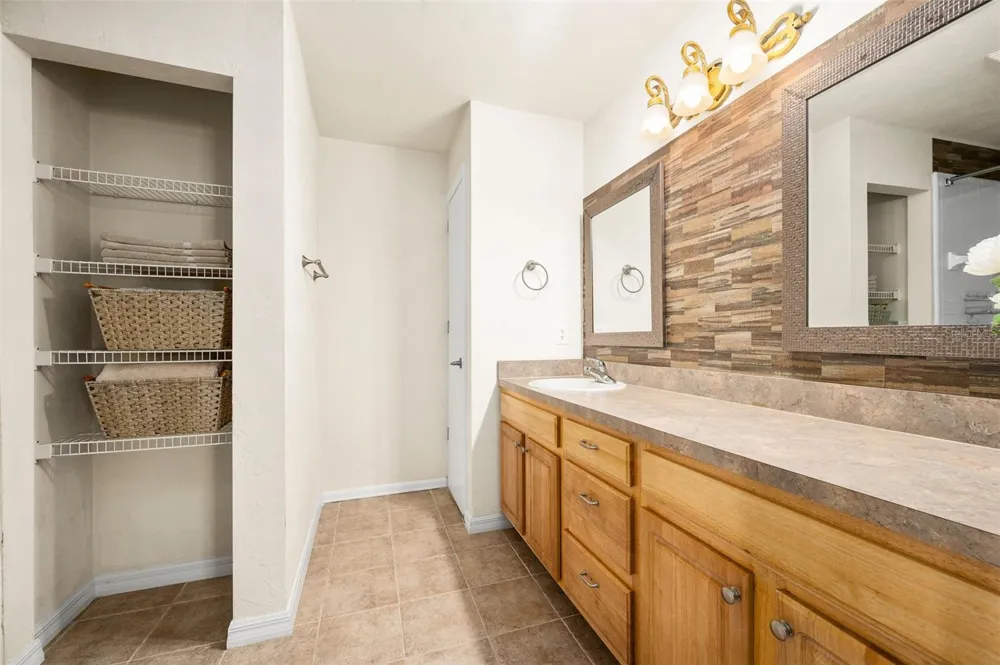 11550 NW 17TH PLACE Gainesville, FL 32606