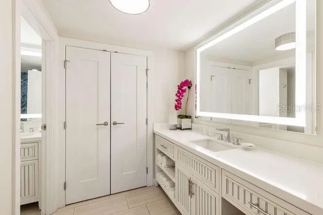 250 SANDS POINT ROAD #5203 Longboat Key, FL 34228