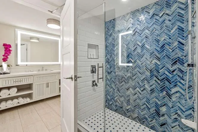 250 SANDS POINT ROAD #5203 Longboat Key, FL 34228