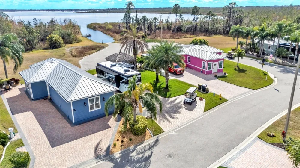 3268 FISH HAWK DRIVE Polk City, FL 33868