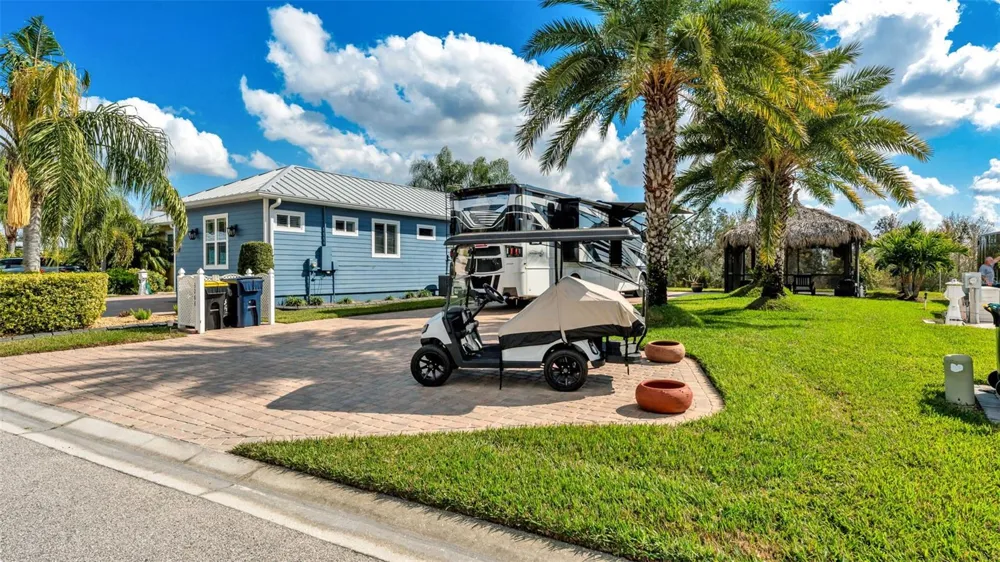 3268 FISH HAWK DRIVE Polk City, FL 33868