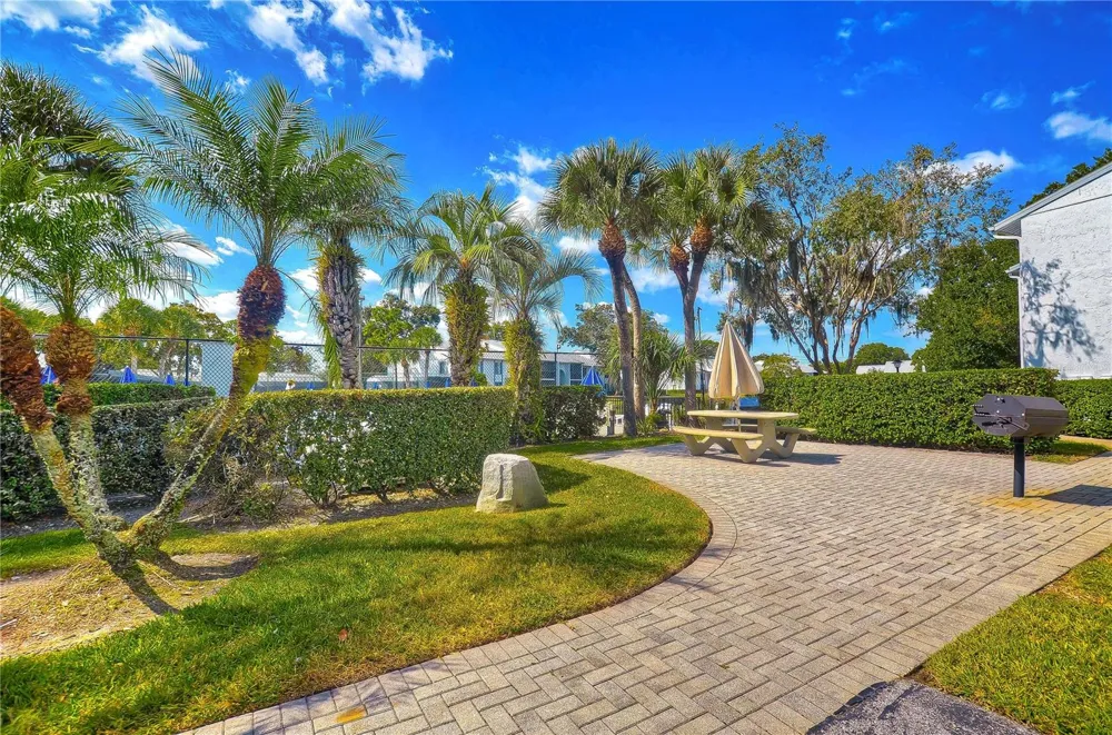 3161 LAKE PINE WAY S #F3 Tarpon Springs, FL 34688