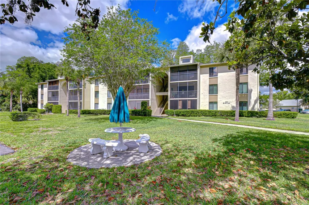 3161 LAKE PINE WAY S #F3 Tarpon Springs, FL 34688