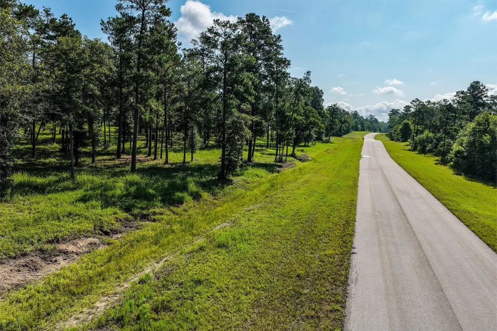 14 Westview Dr Huntsville, TX 77320