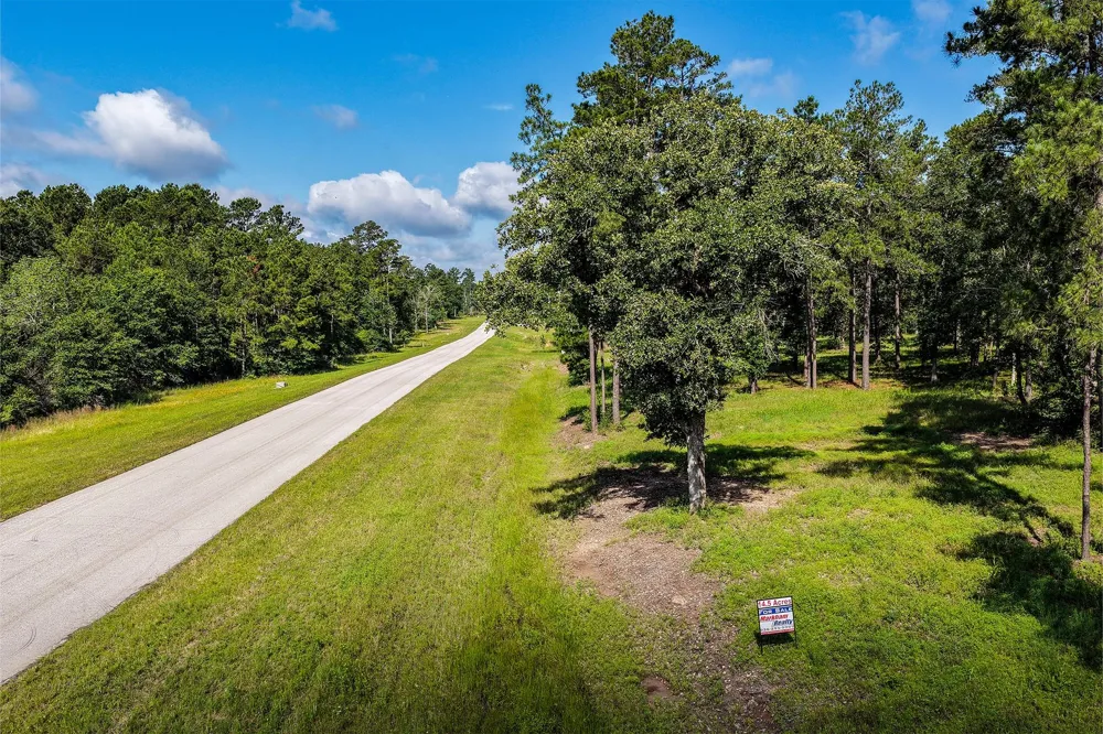 14 Westview Dr Huntsville, TX 77320